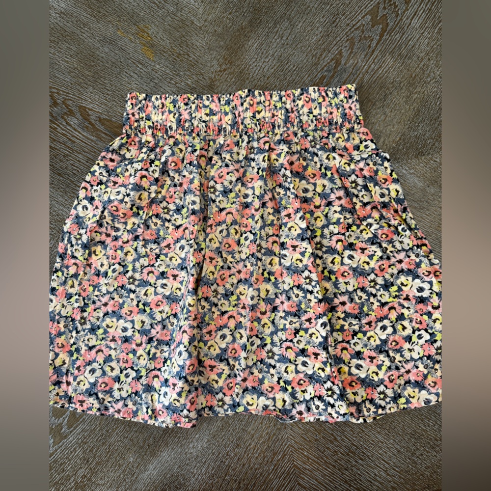 H&M multicolor floral skirt small elastic waist 28” length 18”